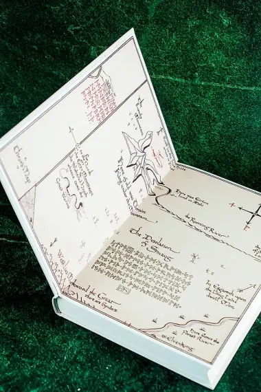 Хоббит: роман. (Илюстрации Джона Р.Р. Толкина)