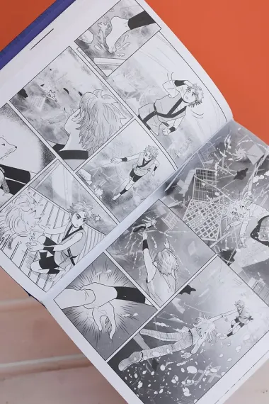 Девочка и цунами